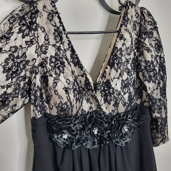 Formal gown Size 18 - Picture 2 of 6